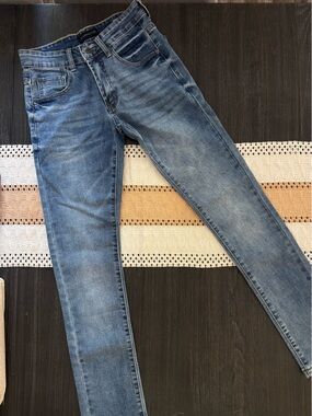 Aeropostale Men's Skinny Jeans in Light Blue Wash